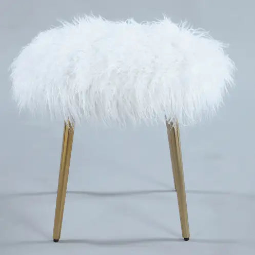 Otomana Ravni con detalles de piel sintética y patas doradas