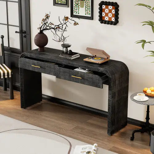 Mesa consola con silueta vintage única de TREXM