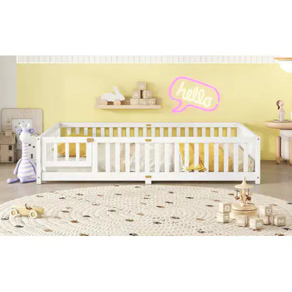 Letto matrimoniale a terra con sponde di sicurezza e porta per bambini